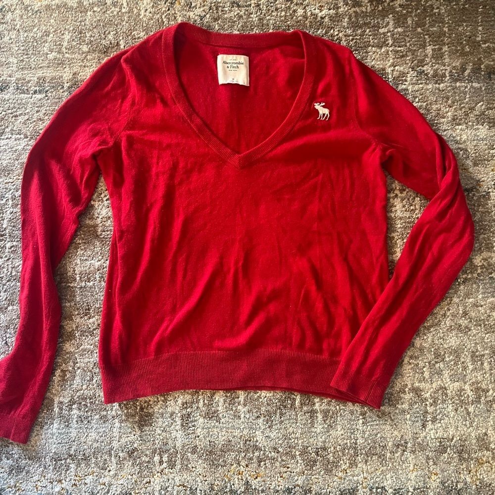 Abercrombie & Fitch Women's Red V-Neck Sweater with Logo
